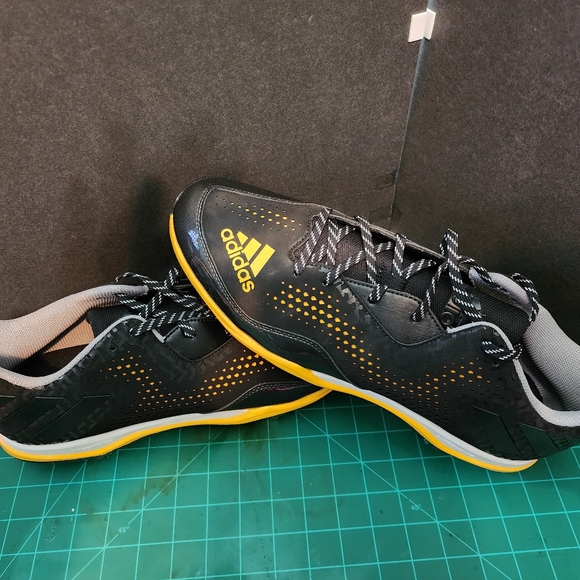 Never worn Adidas Baseball cleats - Picture 1 of 7